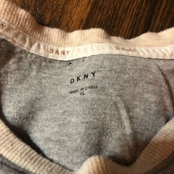 DKNY Gray and light pink pajamas set with draw string and pockets - Picture 4 of 8